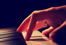 客场作战全取三分，球队强势夺冠，冲劲劲守